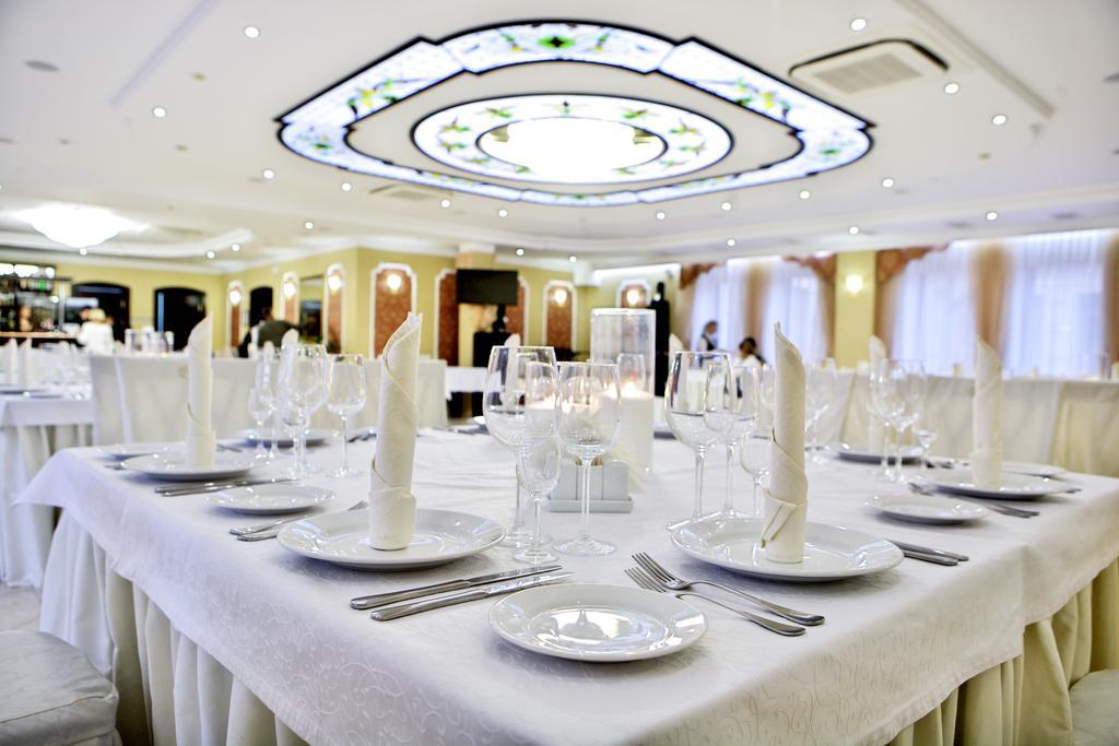 Slava Hotel Zaporizhia Exterior photo
