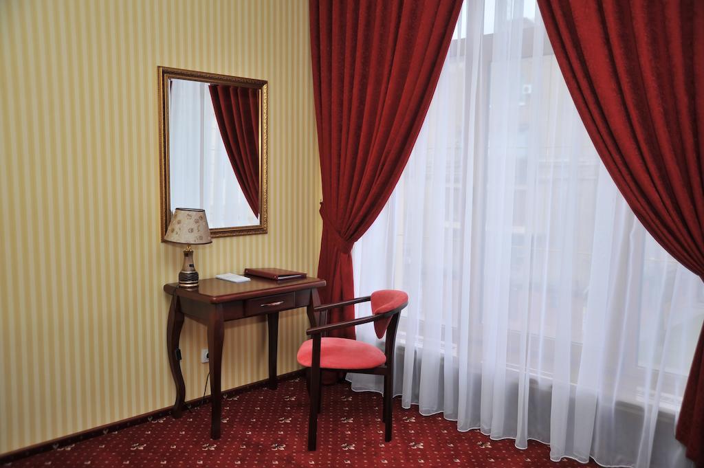 Slava Hotel Zaporizhia Room photo