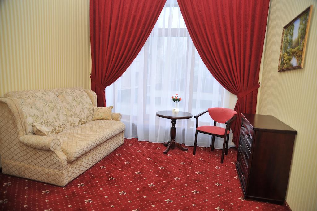 Slava Hotel Zaporizhia Room photo