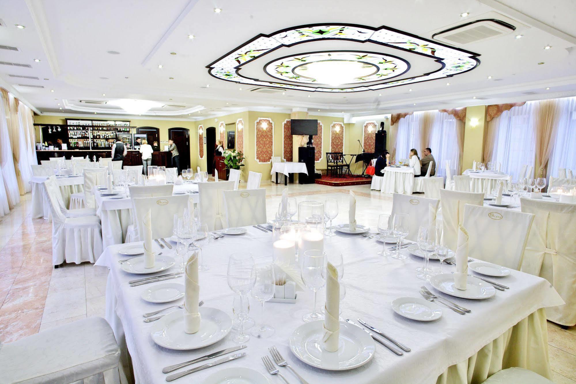 Slava Hotel Zaporizhia Exterior photo